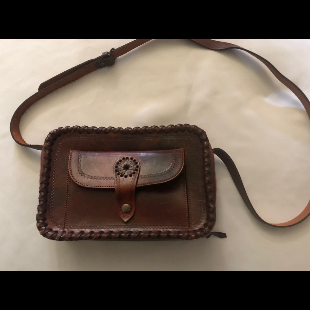 Antique CEEKLEIN accessories all leather purse